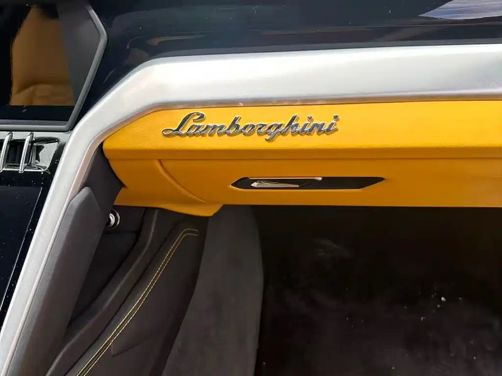 Lamborghini Urus 2019 — фото 21