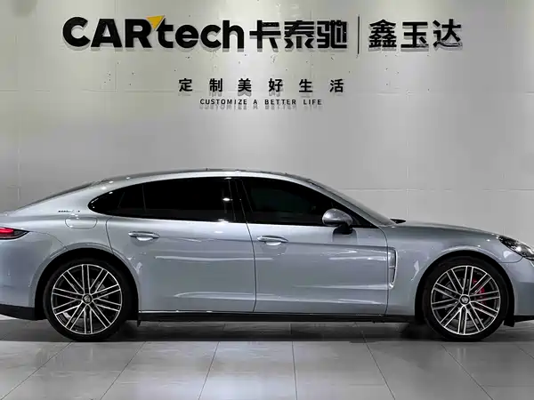 Porsche Panamera 2021