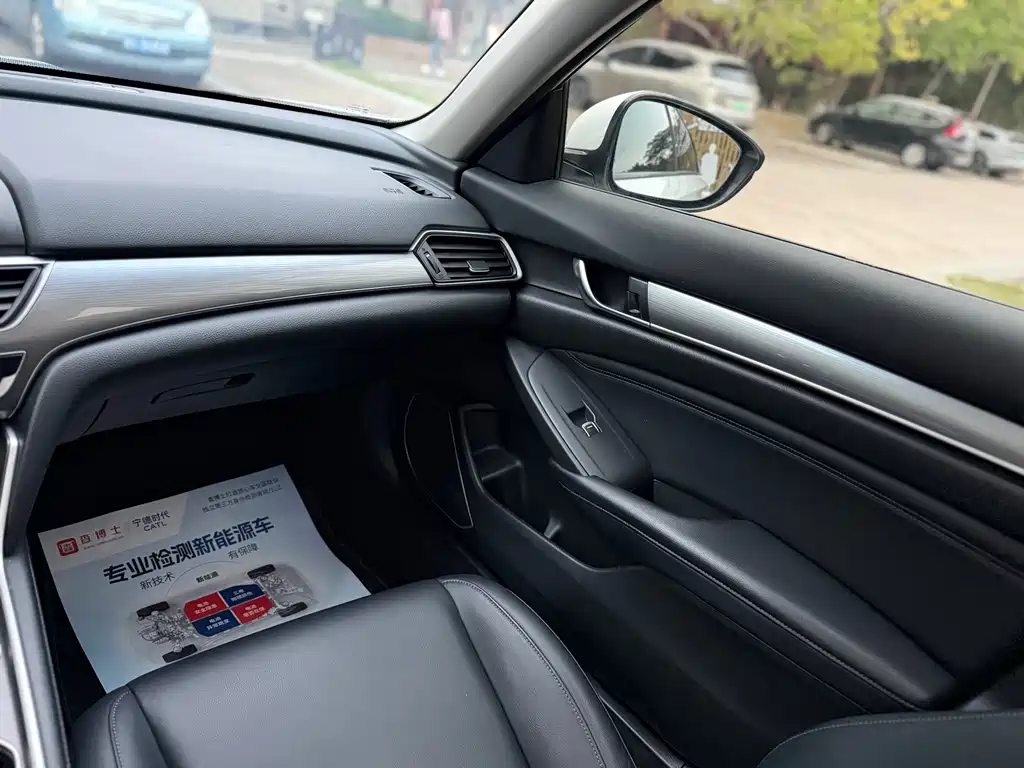 Honda Accord 2020 — фото 17
