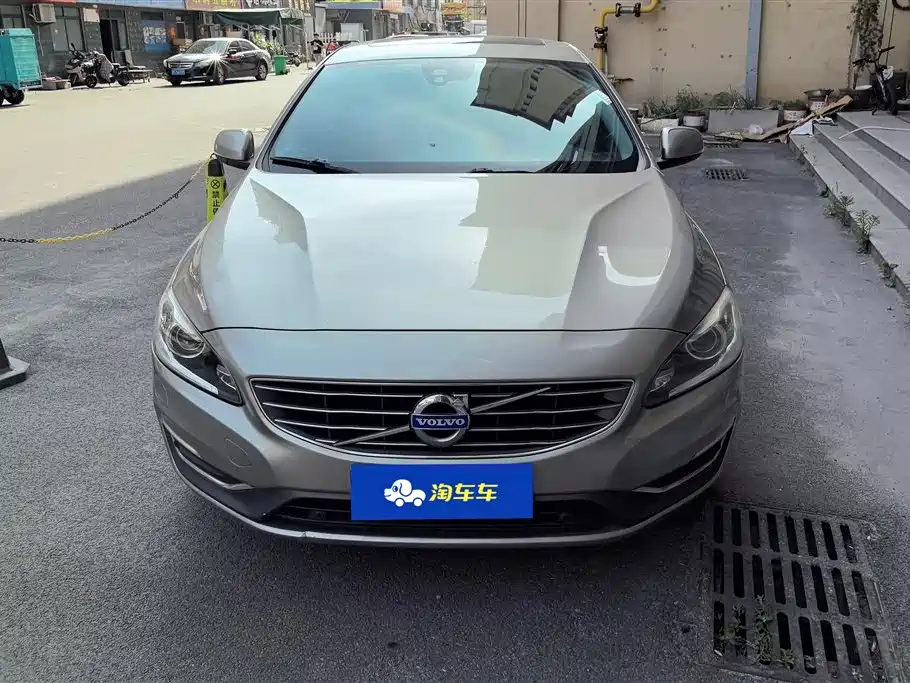 Volvo S60 2015 — фото 2