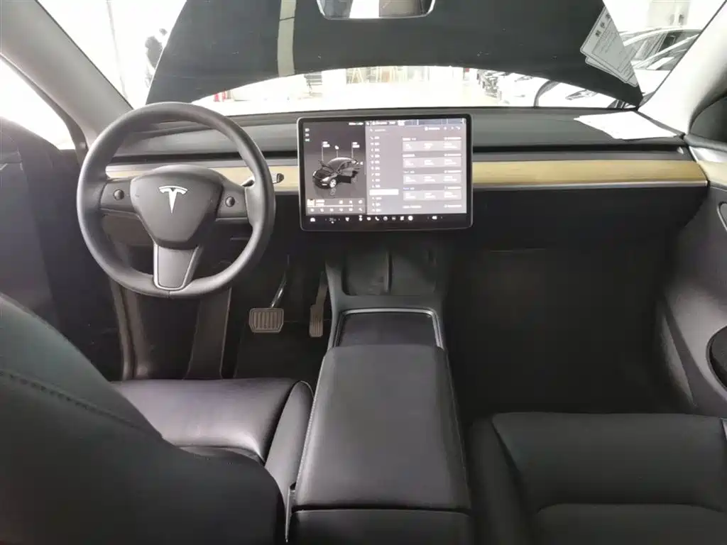 Tesla Model Y 2023 — фото 10
