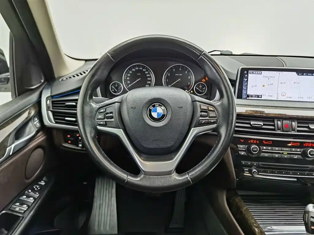 BMW X5 2017 — фото 11