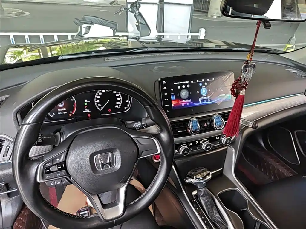 Honda Accord 2022 — фото 10