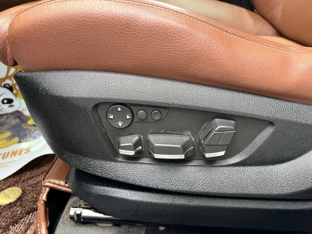 BMW 5 Series GT 2010 — фото 20