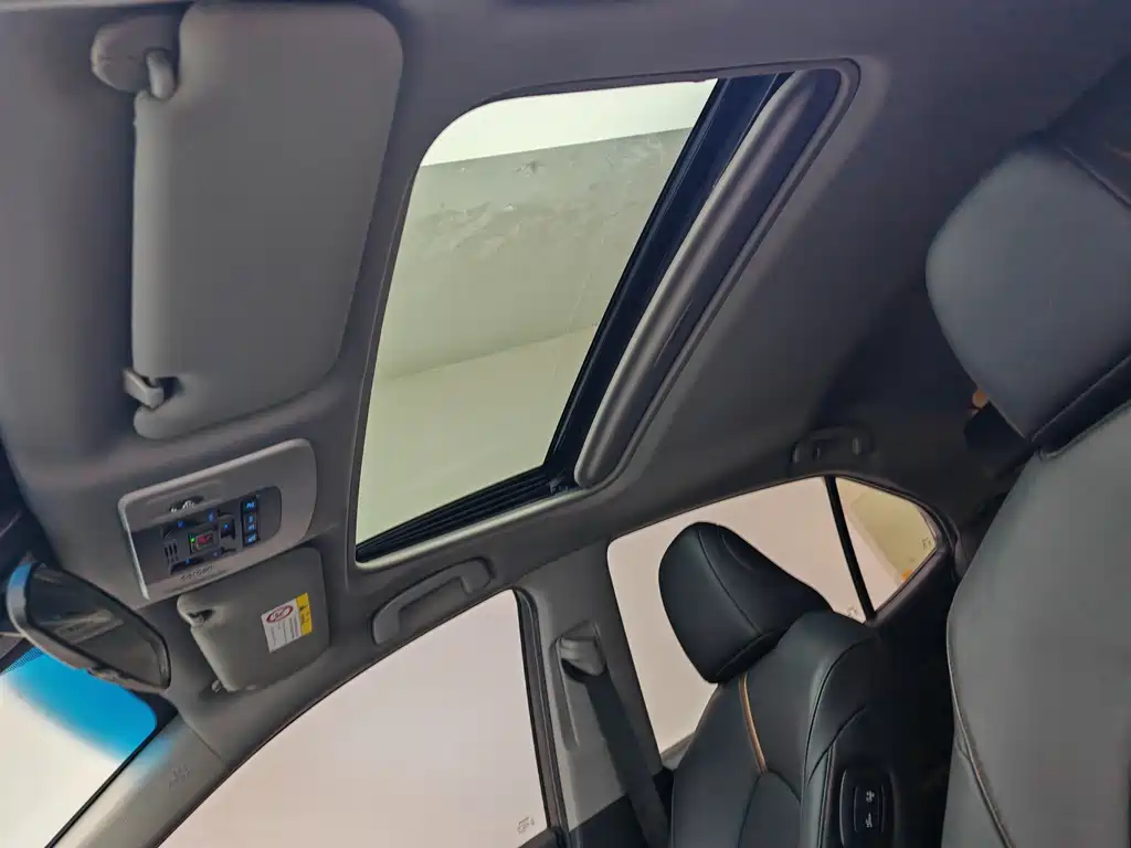 Toyota Camry 2022 — фото 22