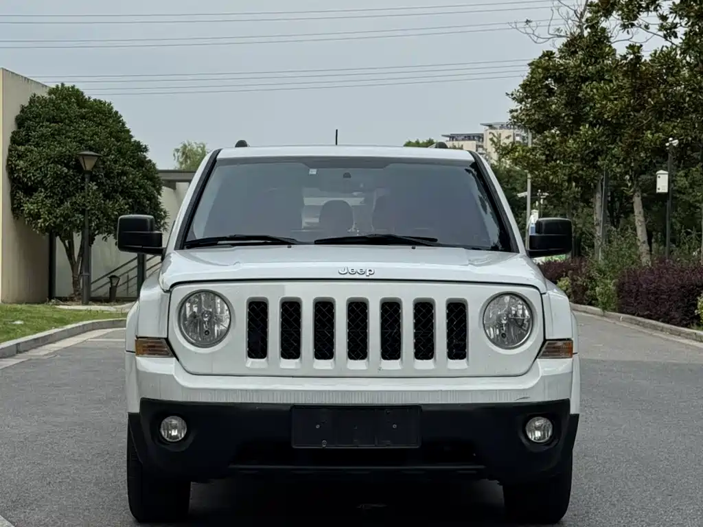 Jeep Patriot 2014 — фото 2