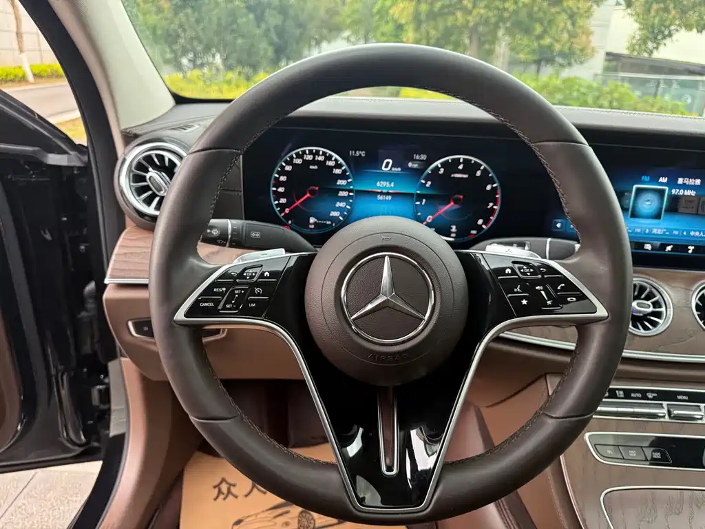 Mercedes-Benz E-Class 2023 — фото 23