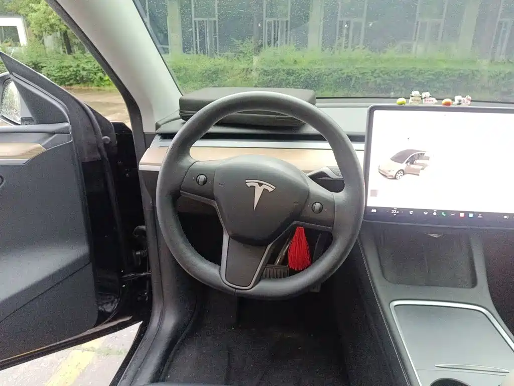 Tesla Model Y 2022 — фото 3