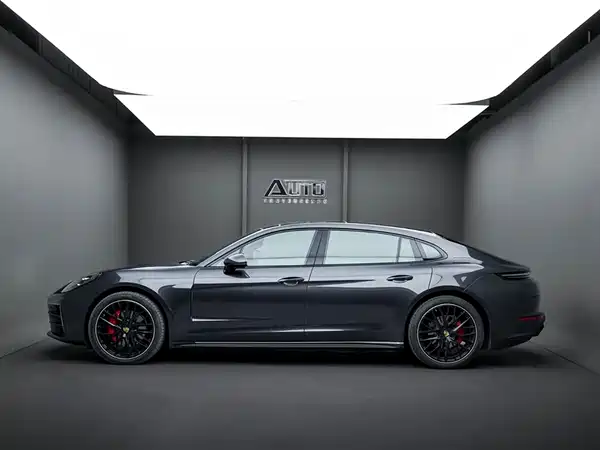 Porsche Panamera 2024