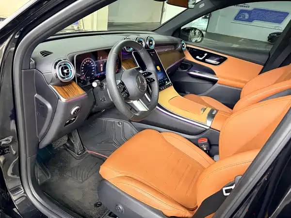 Mercedes-Benz GLC 2025