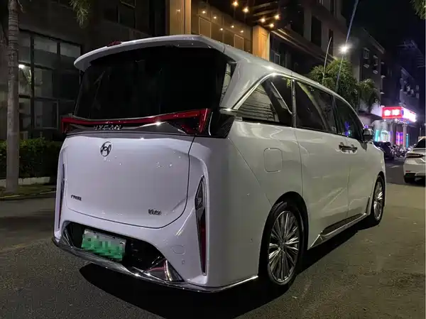 Hycan V09 2024