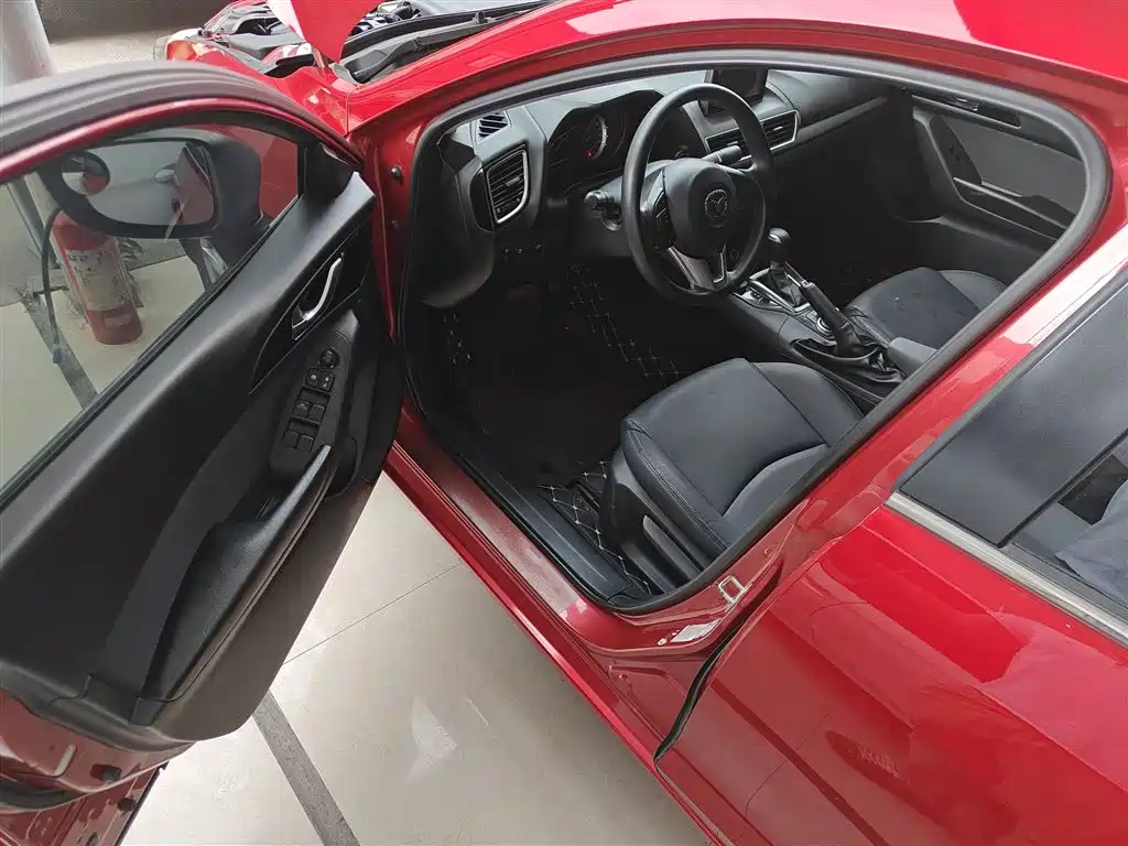 Mazda 3 Axela 2016 — фото 12
