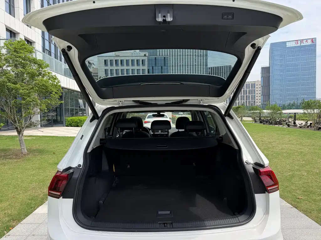 Volkswagen Tiguan L 2019 — фото 28