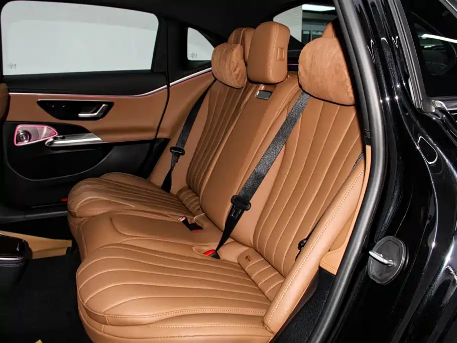 Mercedes-Benz E-Class 2025 — фото 20