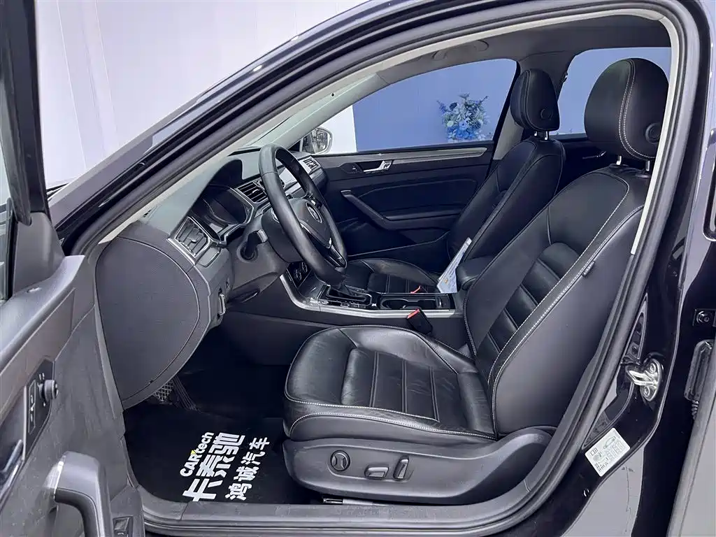 Volkswagen Passat 2017 — фото 18