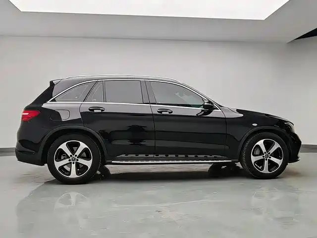 Mercedes-Benz GLC 2018 — фото 14