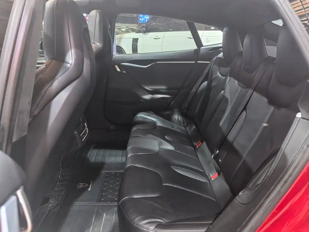 Tesla Model S 2017 — фото 11