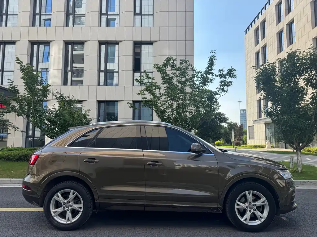 Audi Q3 2017 — фото 30