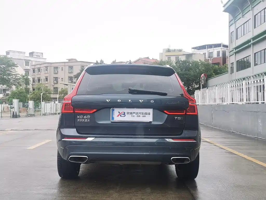 Volvo XC60 2021 — фото 6