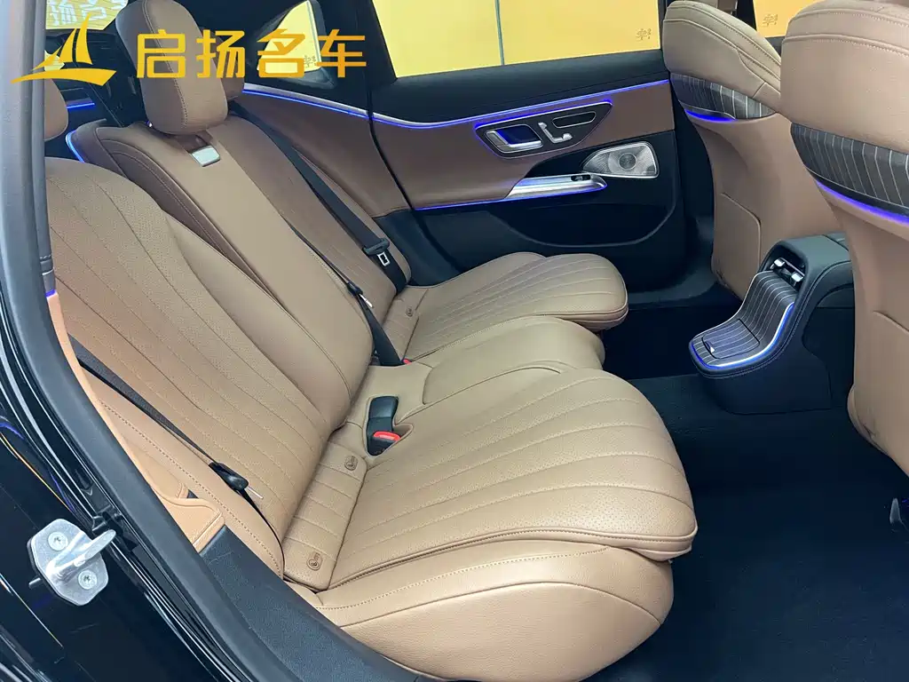 Mercedes-Benz E-Class 2025 — фото 16