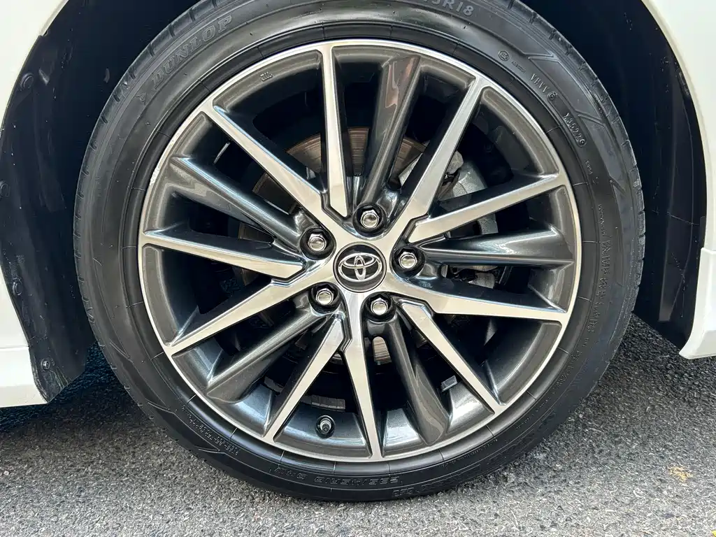 Toyota Camry 2022 — фото 15