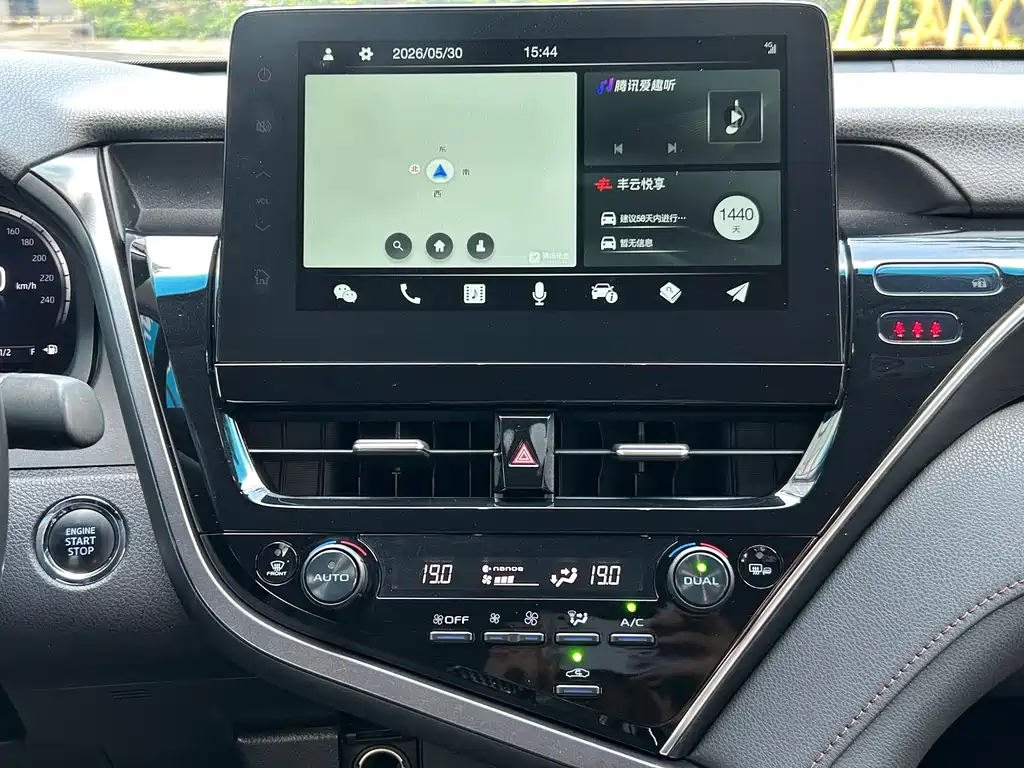 Toyota Camry 2022 — фото 13