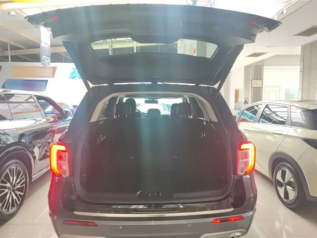 Ford Explorer 2020 — фото 19