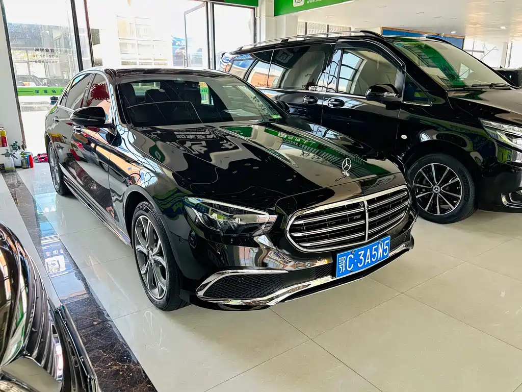Mercedes-Benz E-Class 2022 — фото 3