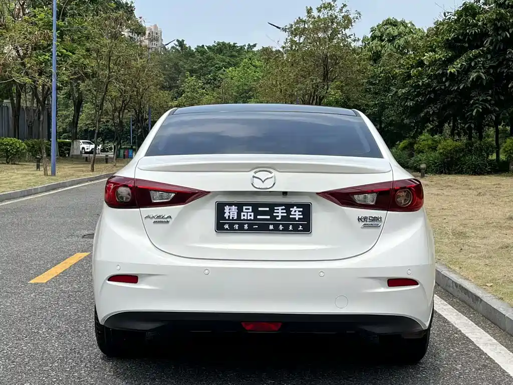 Mazda 3 Axela 2016 — фото 10