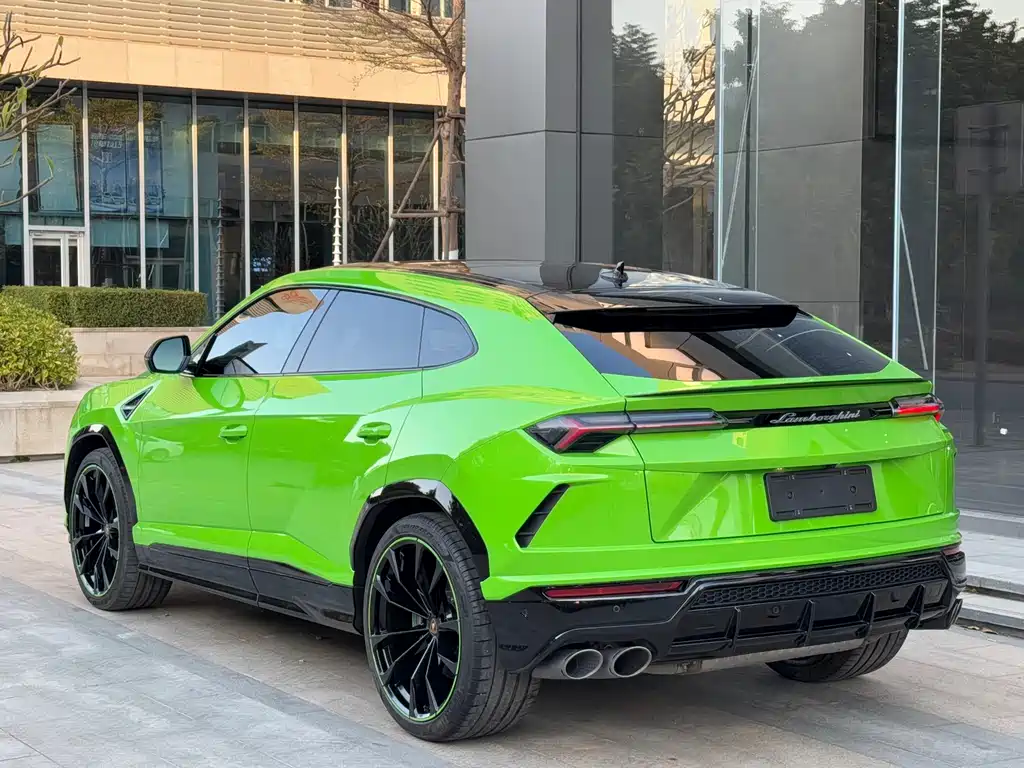 Lamborghini Urus 2021 — фото 11