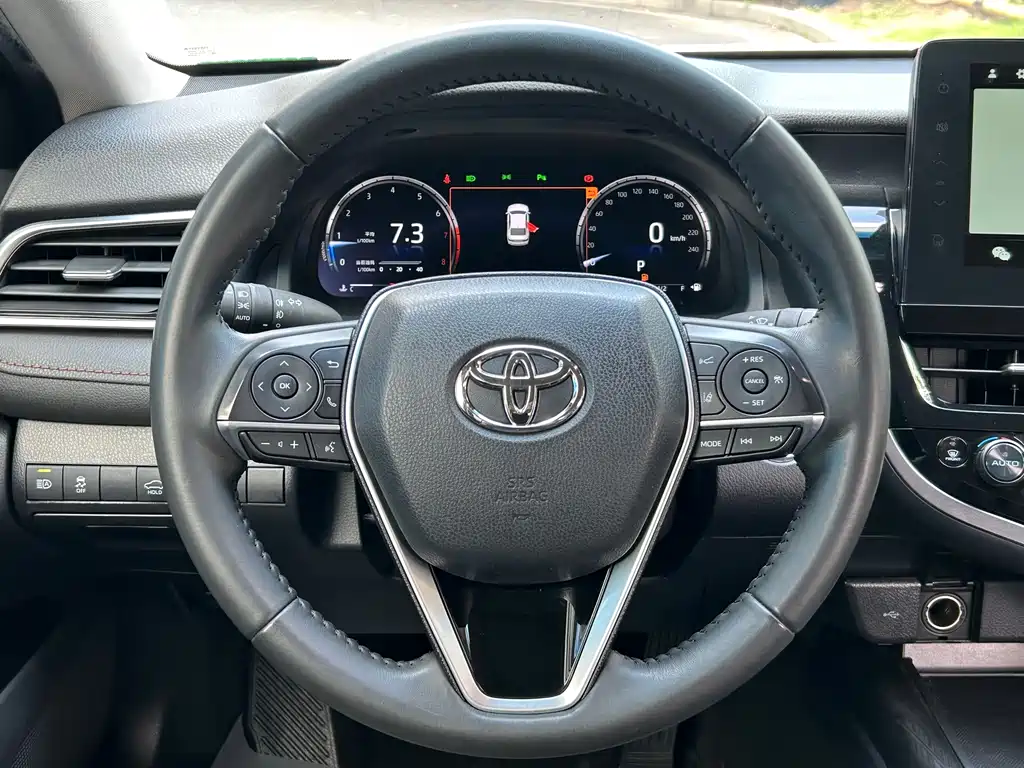 Toyota Camry 2022 — фото 14