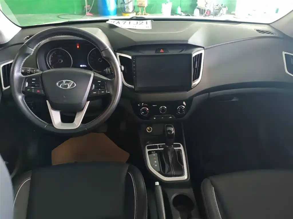 Hyundai ix25 2018 — фото 10