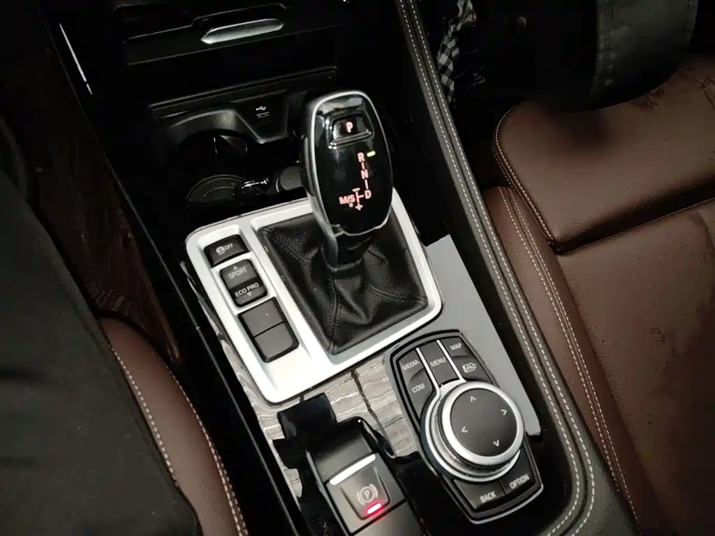BMW 1 Series 2021 — фото 14