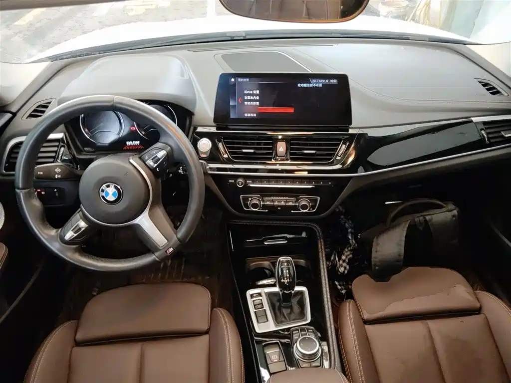 BMW 1 Series 2021 — фото 10