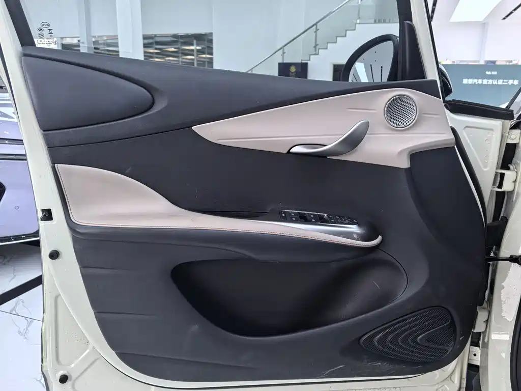 BYD Dolphin 2023 — фото 11