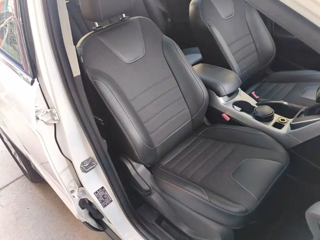 Ford Kuga 2015 — фото 25