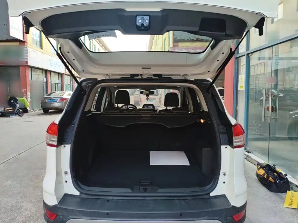 Ford Kuga 2015 — фото 19