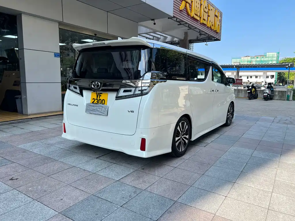 Toyota Vellfire 2021 — фото 6