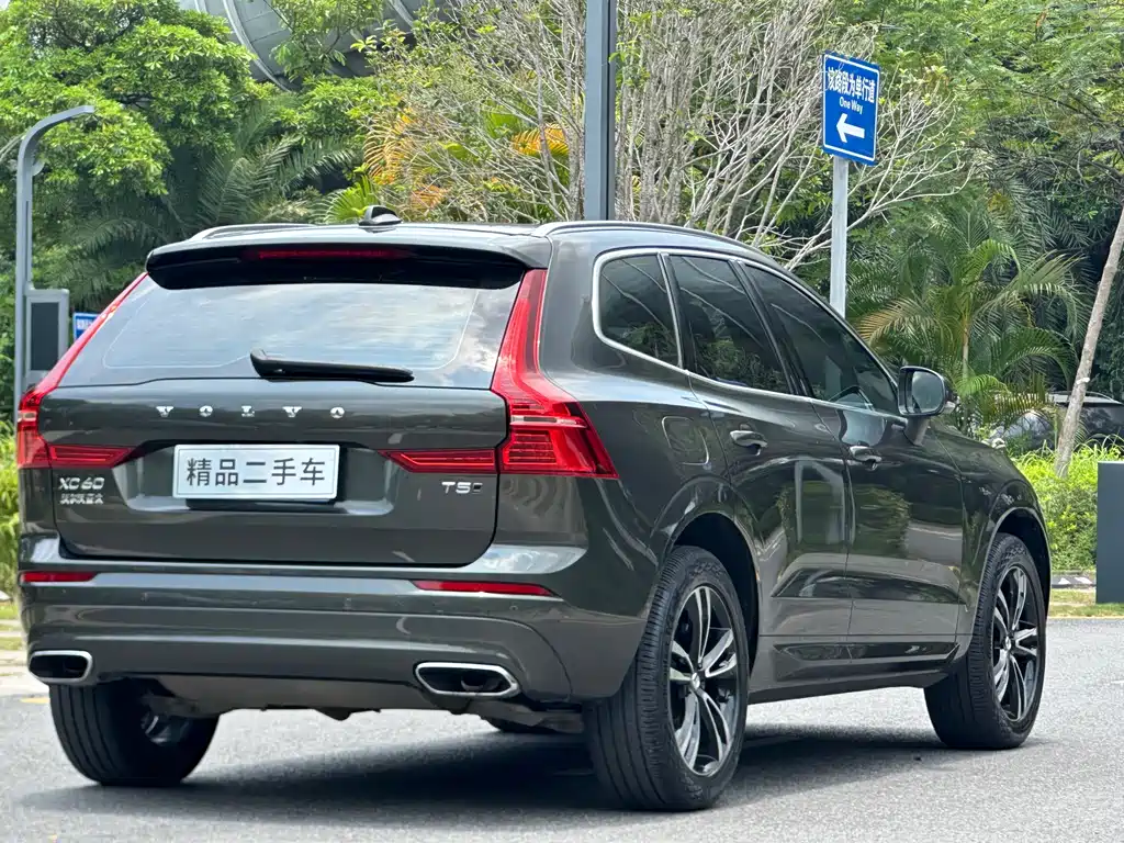 Volvo XC60 2019 — фото 6