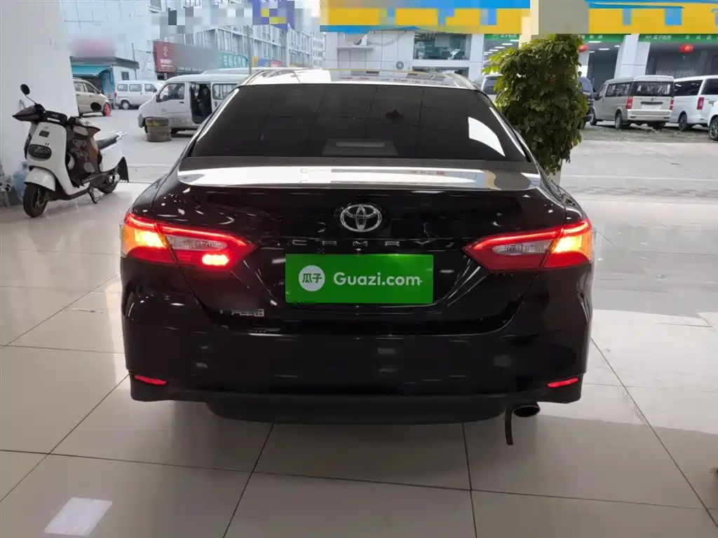 Toyota Camry 2018 — фото 4