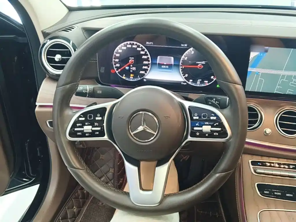 Mercedes-Benz E-Class 2020 — фото 11