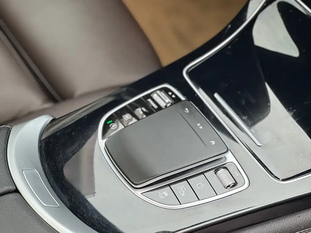 Mercedes-Benz GLC 2020 — фото 15