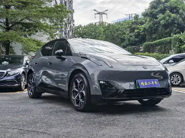 Lynk & Co Z20 2024