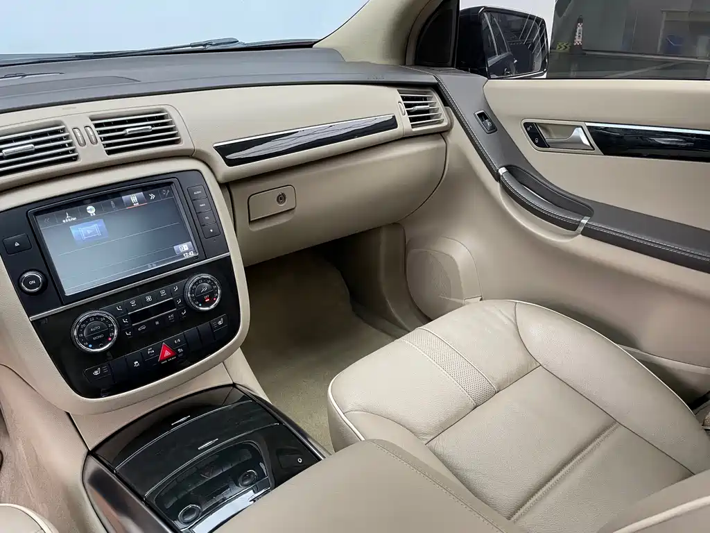 Mercedes-Benz R-Class 2014 — фото 16