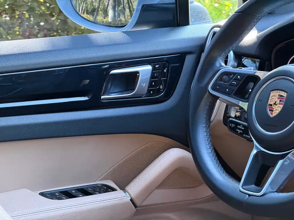 Porsche Cayenne 2018 — фото 15