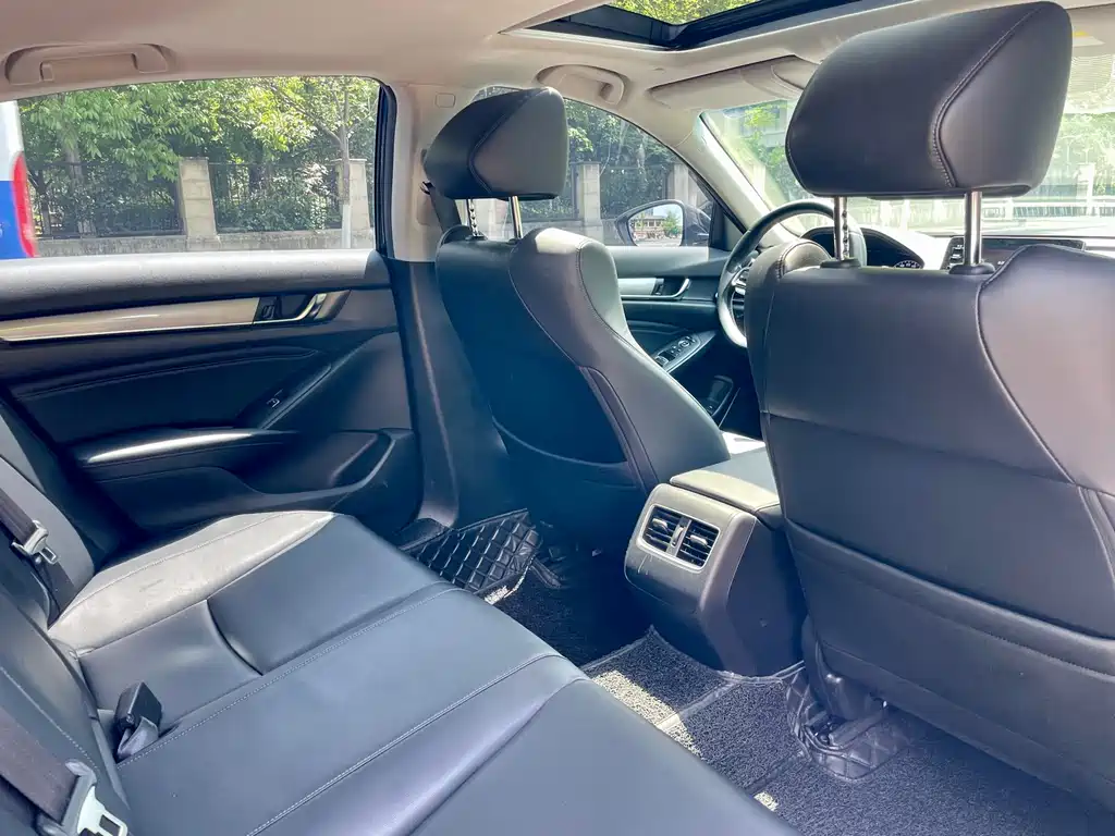 Honda Accord 2020 — фото 14