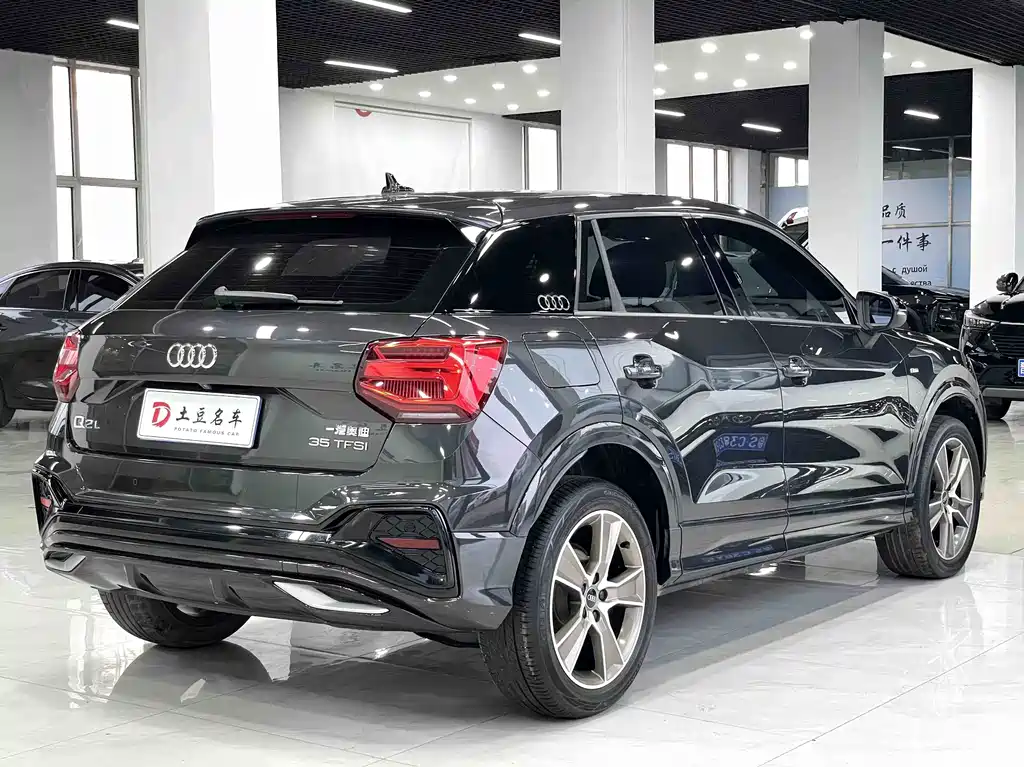 Audi Q2L 2022 — фото 4