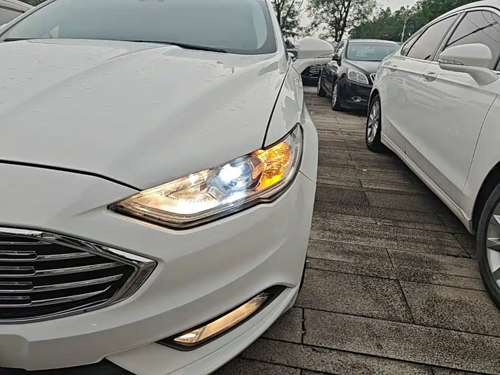 Ford Mondeo 2017 — фото 24