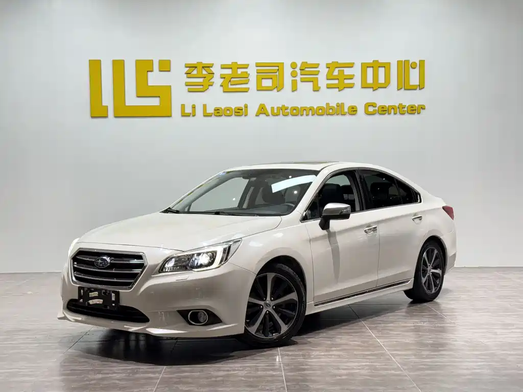 Subaru Legacy 2018 — фото 2