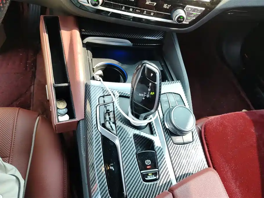 BMW 5 Series 2023 — фото 15